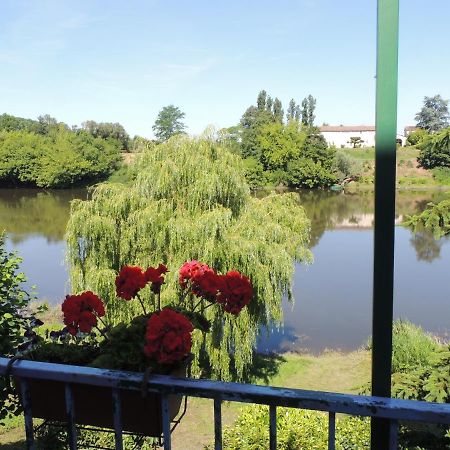 Le Jardin Des Cygnes Bed & Breakfast Pineuilh Exterior photo